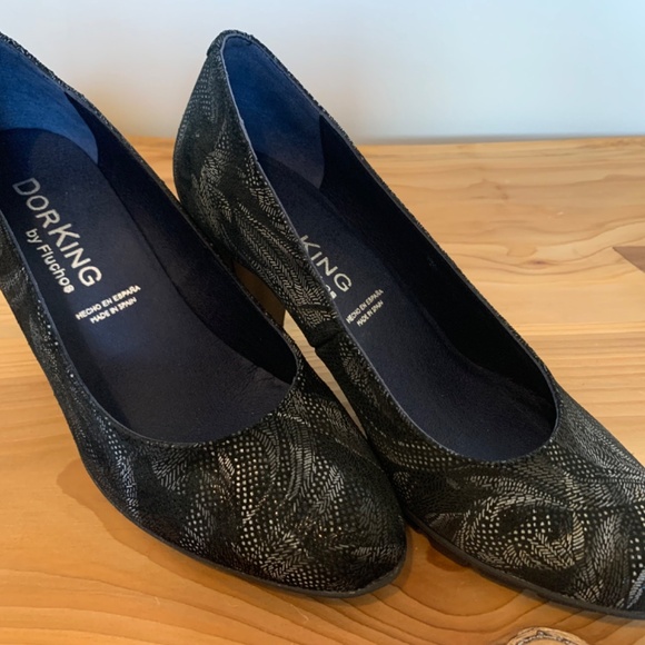 Dorking UNIQUE Black & Silver ladies pumps - Picture 5 of 5